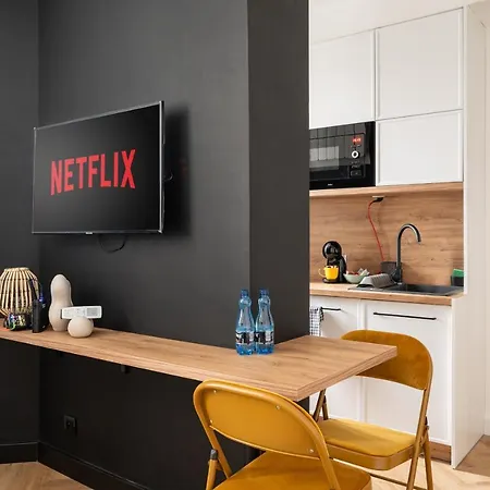 New City Break Stara Praga Koneser Zabkowska Metro Netflix